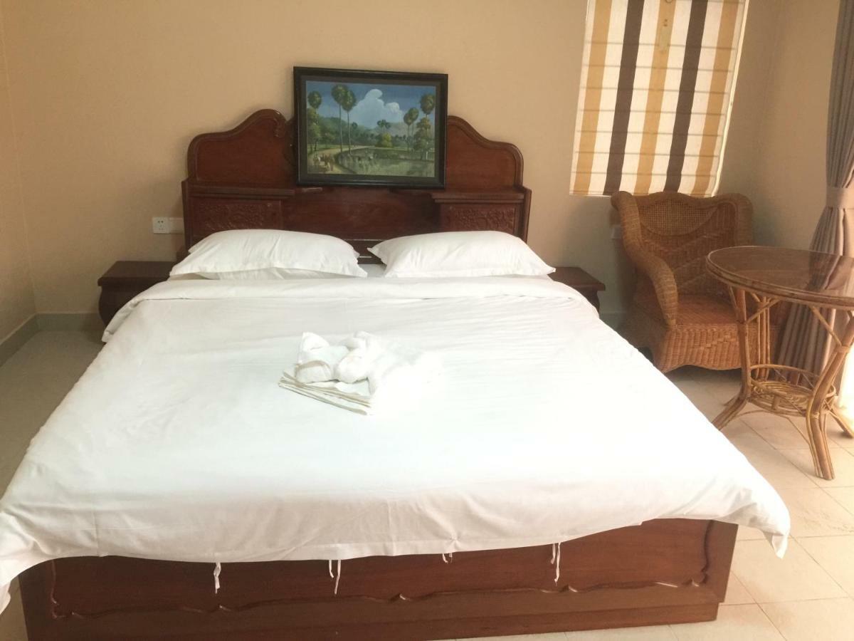 Golden Rooster Hotel Sihanoukville Buitenkant foto
