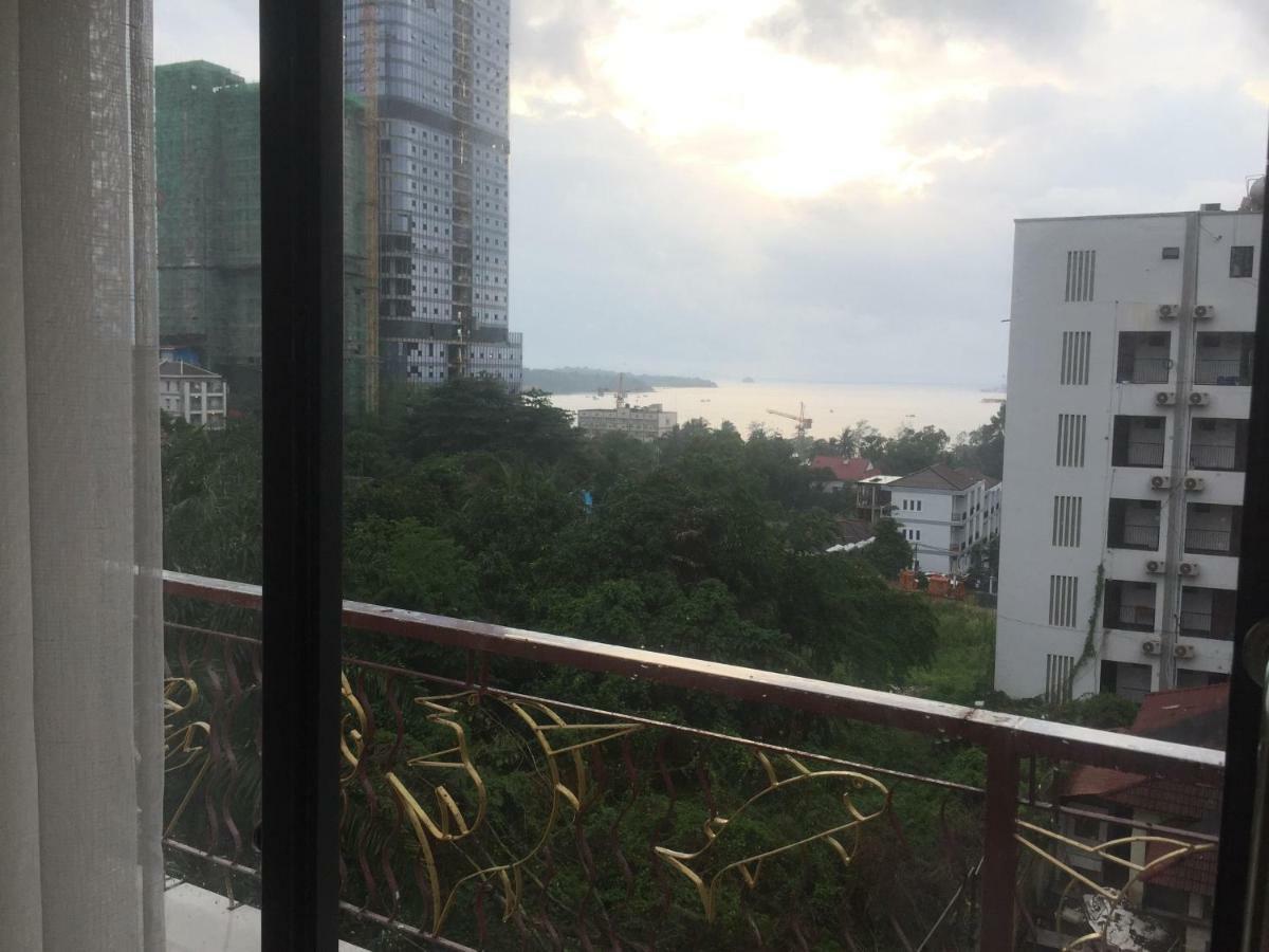 Golden Rooster Hotel Sihanoukville Buitenkant foto