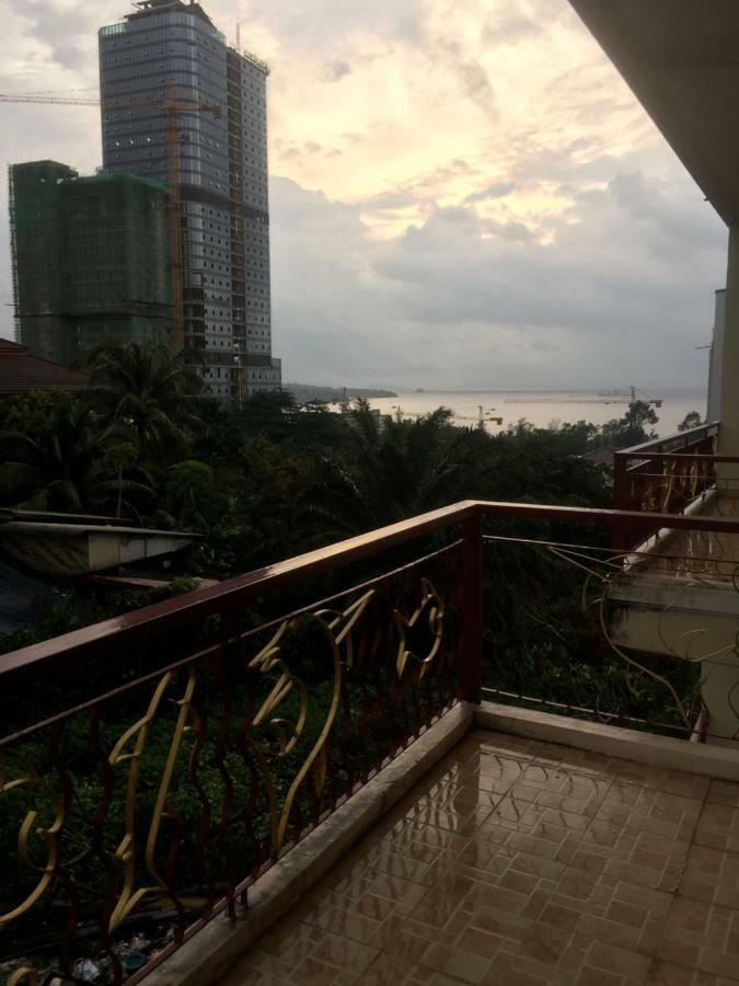 Golden Rooster Hotel Sihanoukville Buitenkant foto