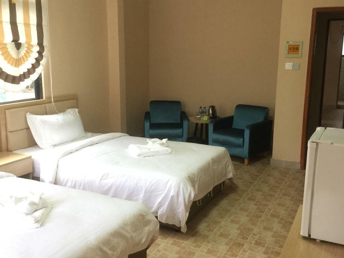 Golden Rooster Hotel Sihanoukville Buitenkant foto