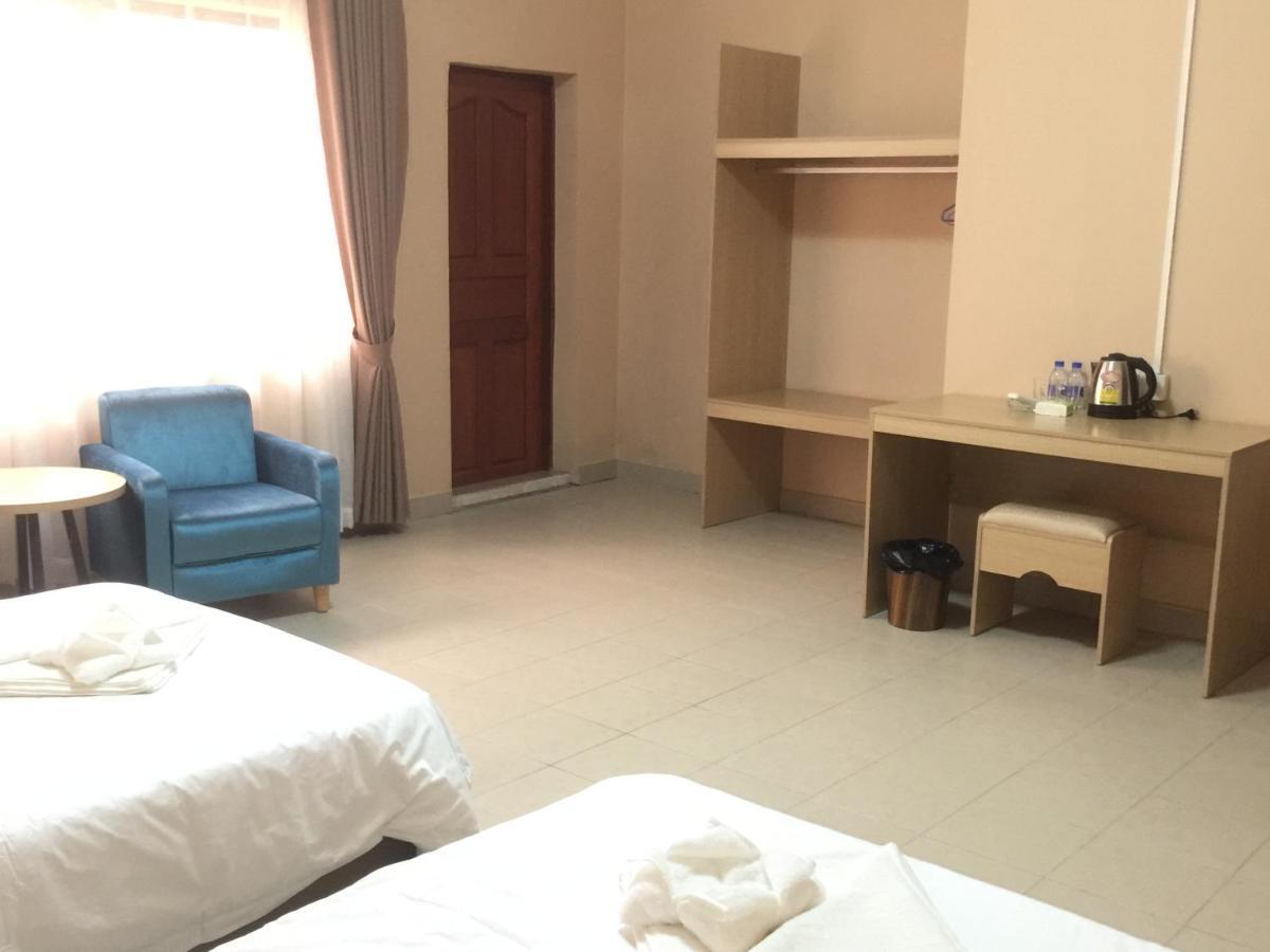Golden Rooster Hotel Sihanoukville Buitenkant foto
